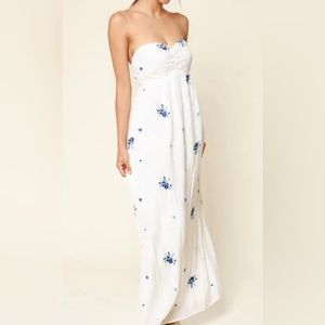 NWT Strapless white floral embroidered dress- Size medium